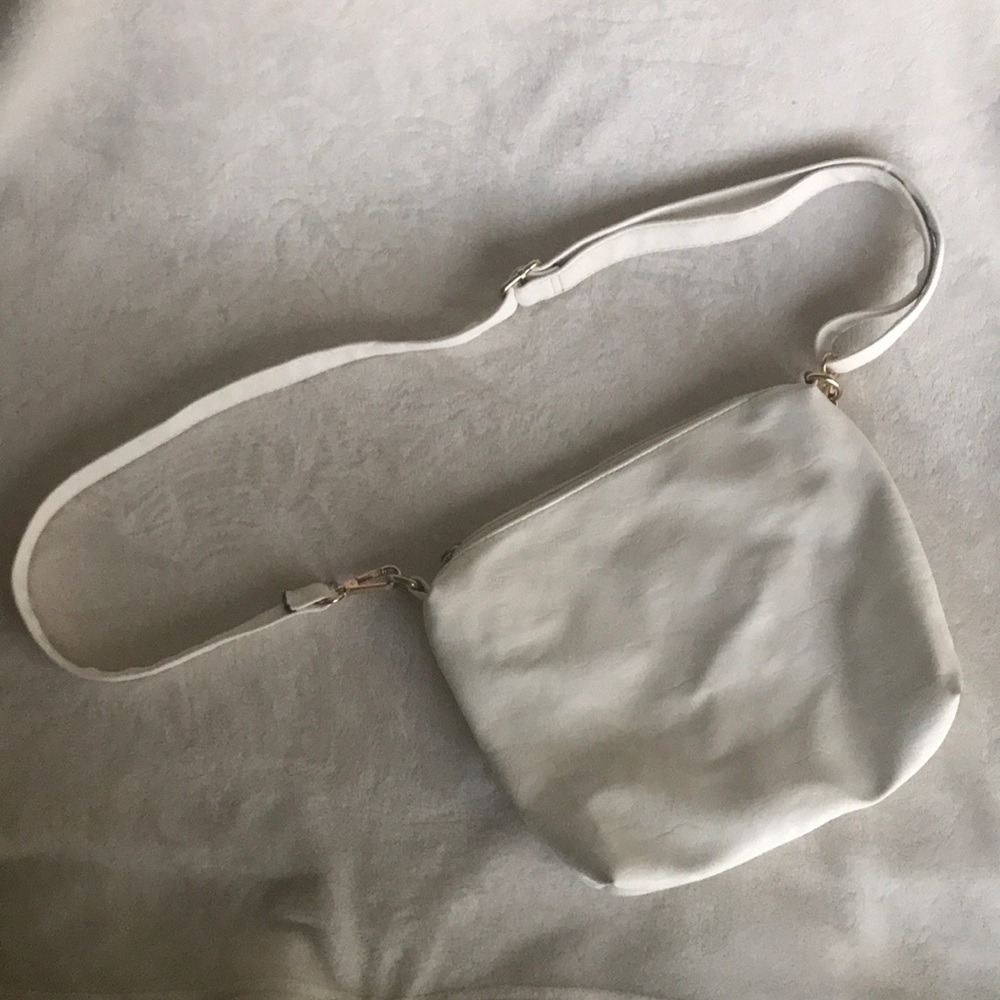 White and gold crossover  bag
